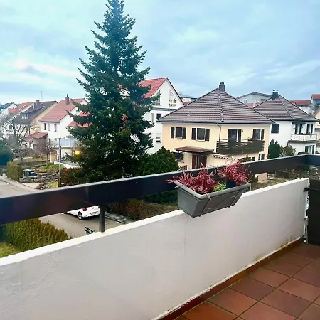 Modern Und Gross Eingerichtete Wohnung, Netflix, Playstation Apartment