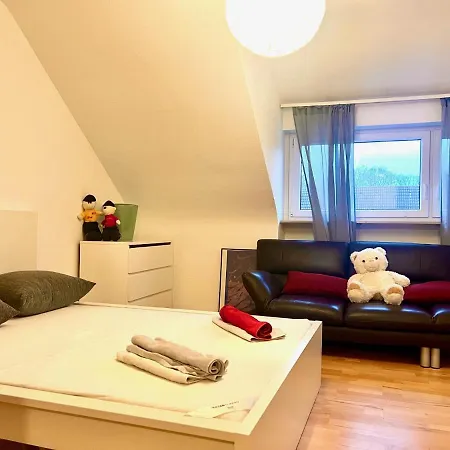 Modern Und Gross Eingerichtete Wohnung, Netflix, Playstation Apartment *